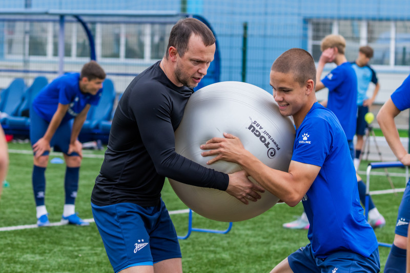 Тренировка юношеской команды «Зенит» U-17 перед матчем с «Локомотивом»