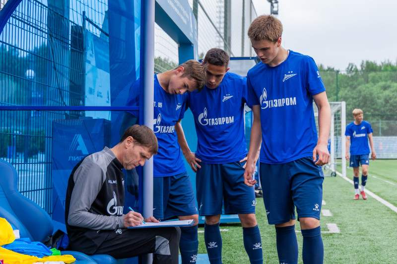 Тренировка юношеской команды «Зенит» U-17 перед матчем с «Локомотивом»