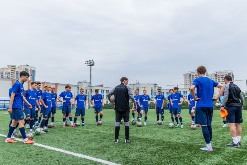 Тренировка юношеской команды «Зенит» U-17 перед матчем с «Локомотивом»