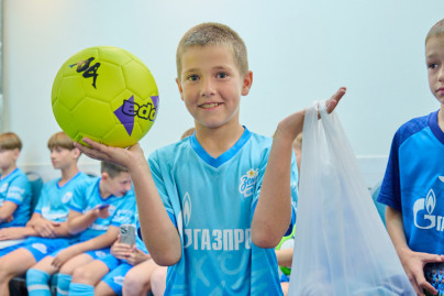 Автограф-сессия для воспитанников школ «Зенит-Чемпионика» города Сочи