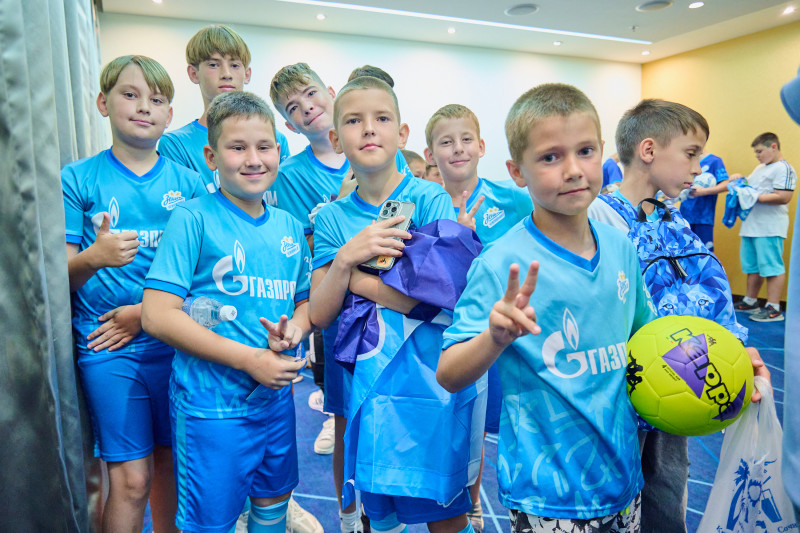 Автограф-сессия для воспитанников школ «Зенит-Чемпионика» города Сочи