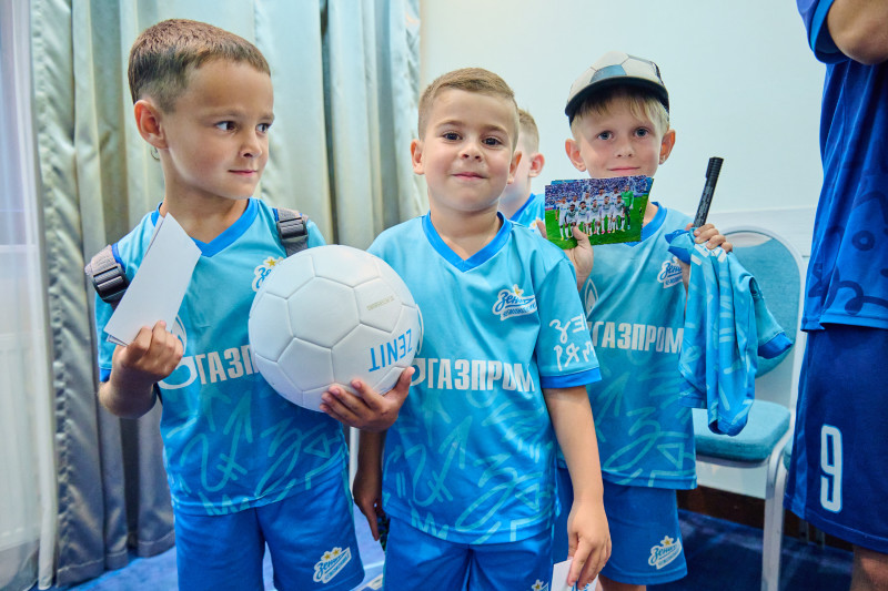 Автограф-сессия для воспитанников школ «Зенит-Чемпионика» города Сочи