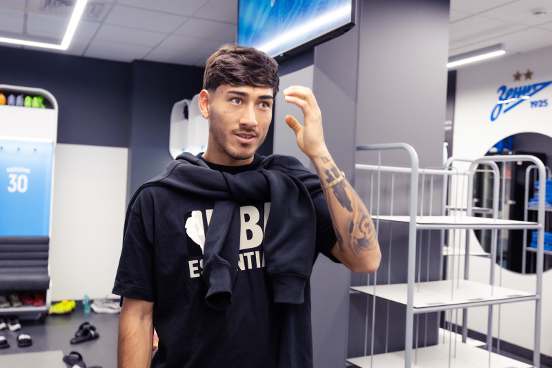 Роман Вега, первые дни в «Зените»