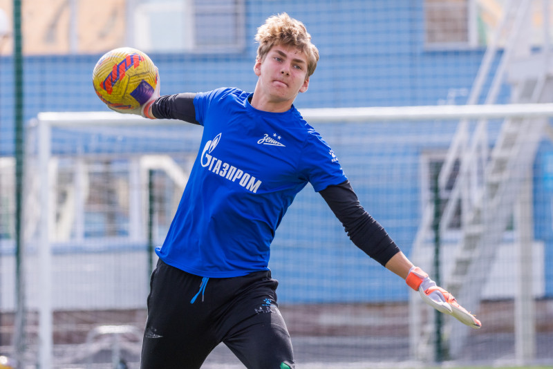 Тренировка юношеской команды «Зенит» U-17 перед матчем с «Чертаново»