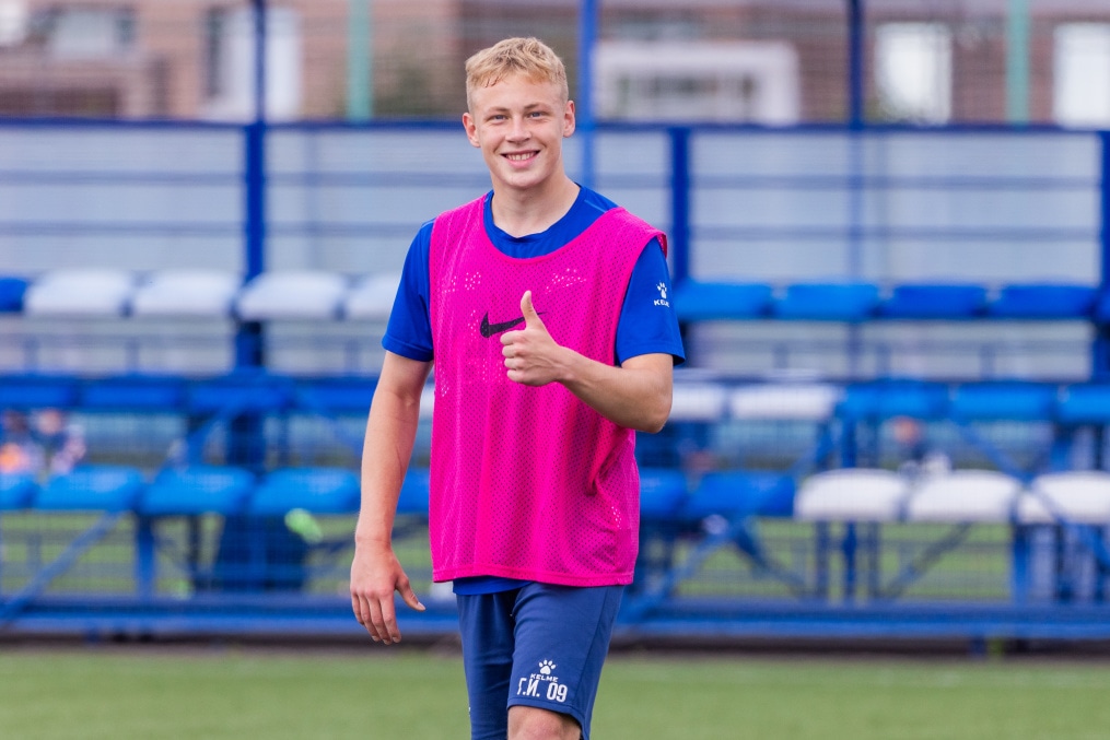 Тренировка юношеской команды «Зенит» U-17 перед матчем с «Чертаново»