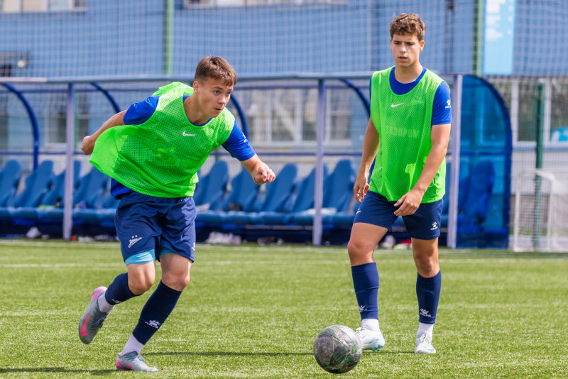 Тренировка юношеской команды «Зенит» U-17 перед матчем с «Чертаново»