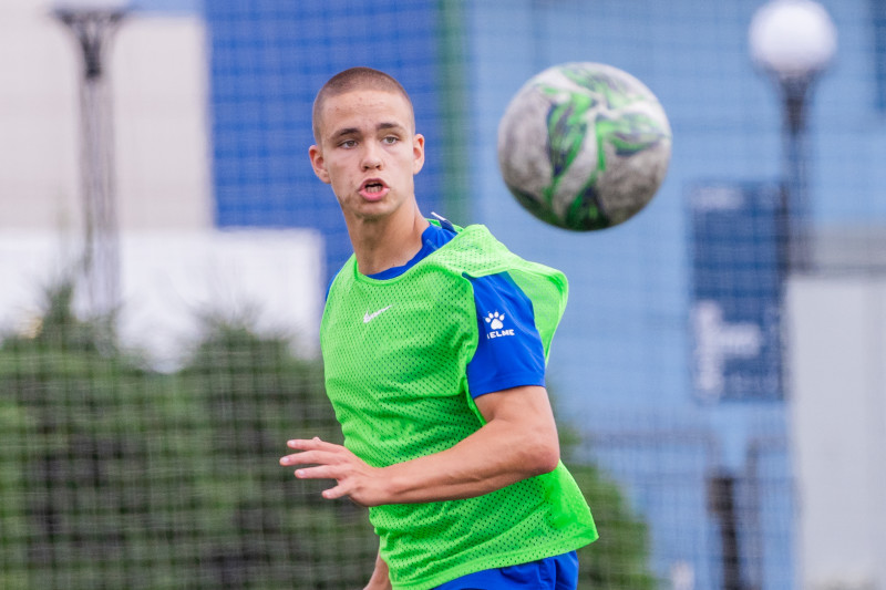 Тренировка юношеской команды «Зенит» U-17 перед матчем с «Чертаново»