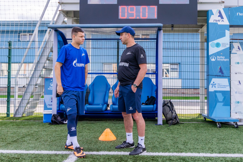 Тренировка юношеской команды «Зенит» U-17 перед матчем с «Чертаново»