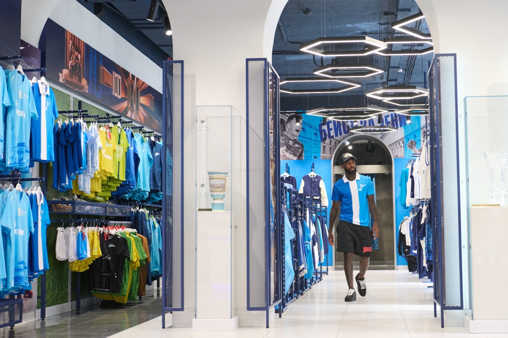 Презентация Жерсона и Романа Веги в фирменном магазине «Зенит-Арена»