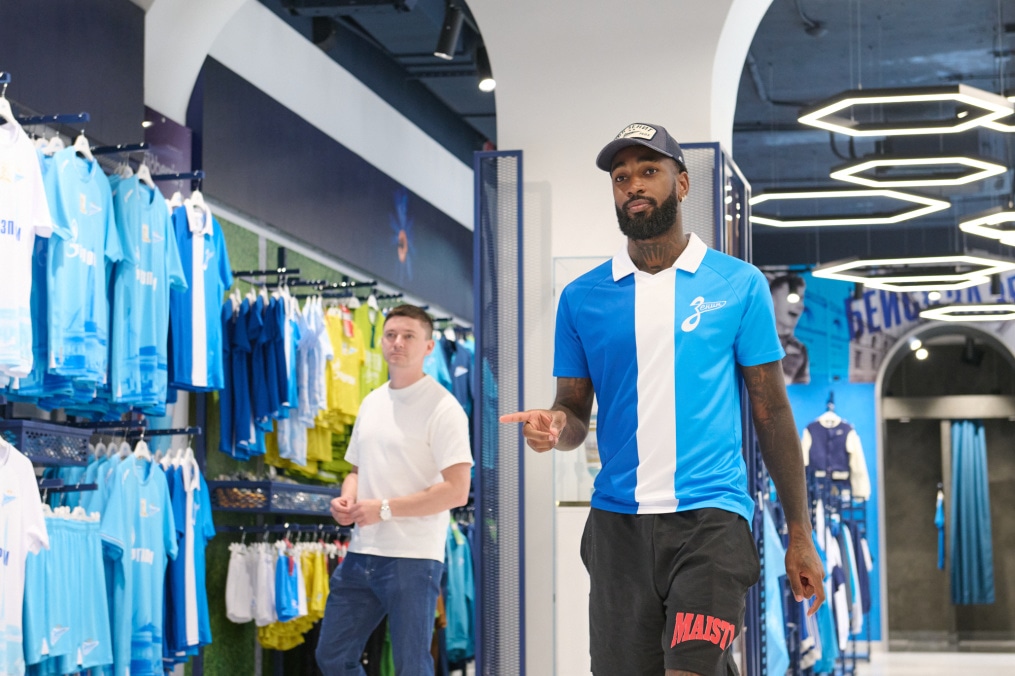 Презентация Жерсона и Романа Веги в фирменном магазине «Зенит-Арена»