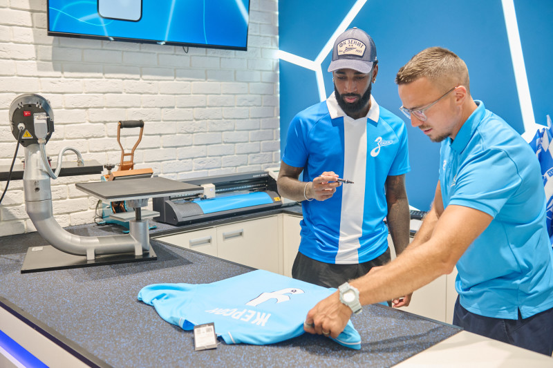 Презентация Жерсона и Романа Веги в фирменном магазине «Зенит-Арена»