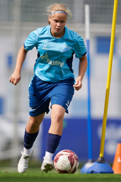 Тренировка женской молодежной команды перед матчем с «Крыльями Советов»-м