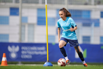 Тренировка женской молодежной команды перед матчем с «Крыльями Советов»-м