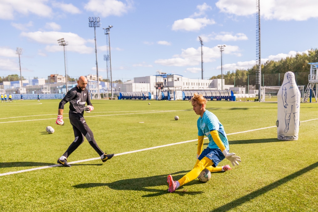 Тренировка «Зенита»-м перед матчем с ФК «Ленинградец»-м