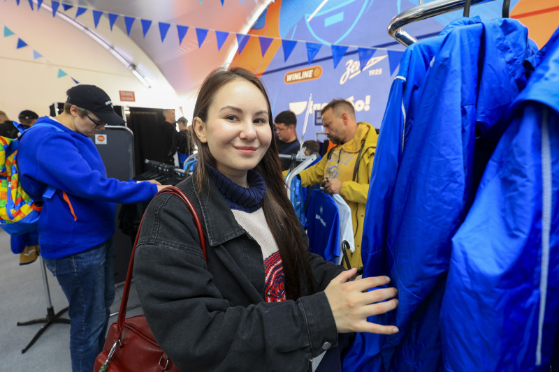 «Win City — городе в Зените»: гаражная распродажа футбольной экипировки «Зенита»