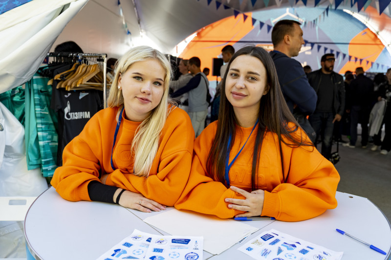 «Win City — городе в Зените»: гаражная распродажа футбольной экипировки «Зенита»