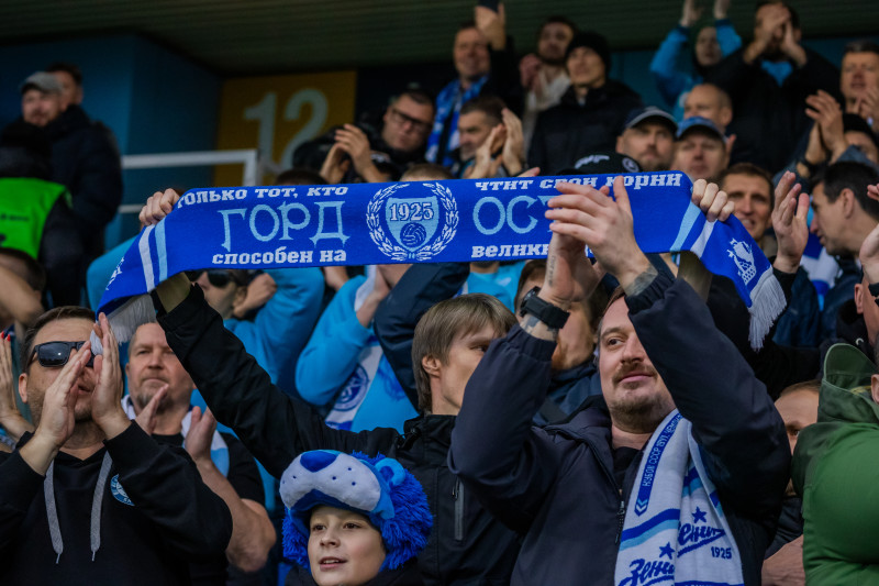 Болельщики на матче «Зенит»-2 — «Сатурн»