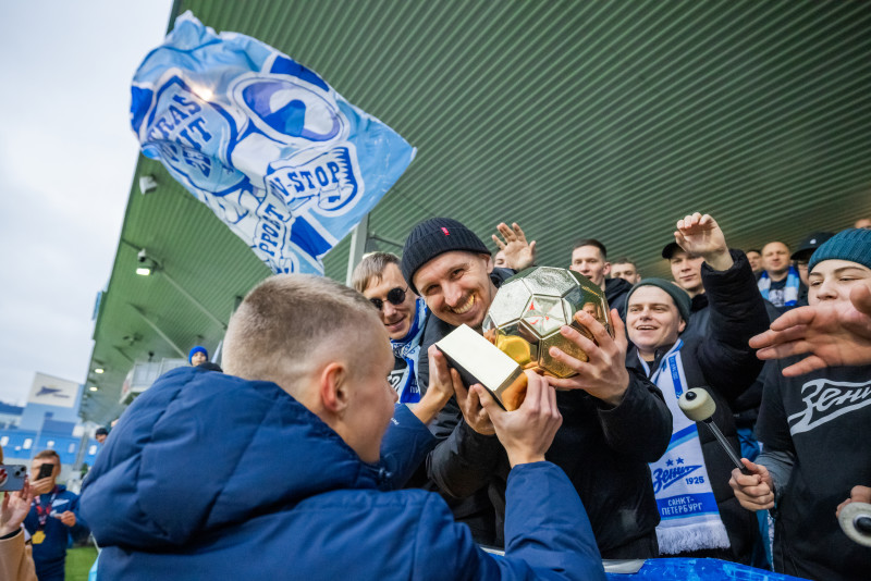 Болельщики на матче «Зенит»-2 — «Сатурн»