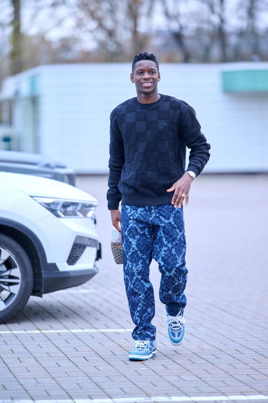 «Зенит. Стиль»: приезд игроков на тренировку перед матчем с «Локомотивом»