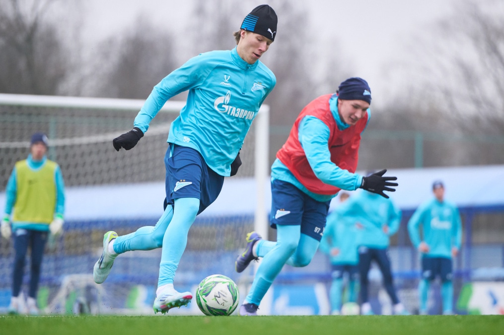 Тренировка «Зенита»-м перед товарищеским матчем с «Зенитом»-2