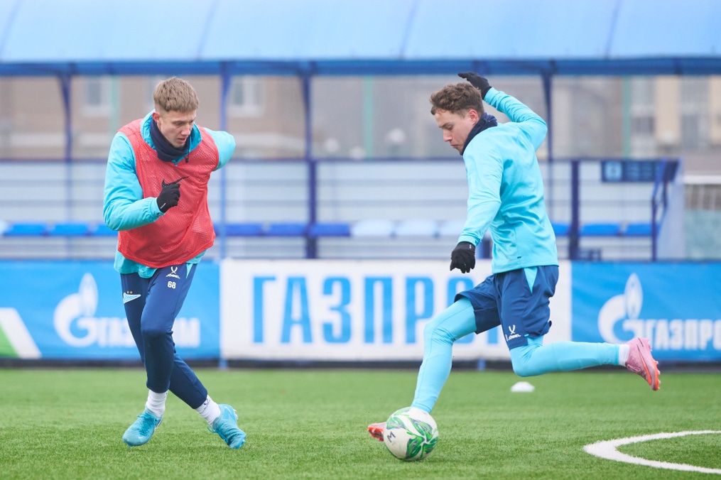Тренировка «Зенита»-м перед товарищеским матчем с «Зенитом»-2