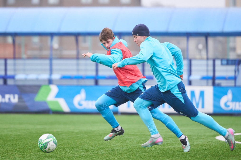 Тренировка «Зенита»-м перед товарищеским матчем с «Зенитом»-2