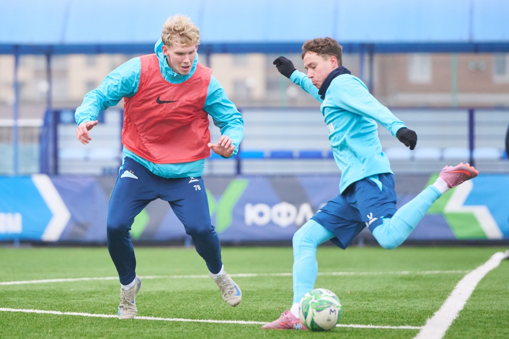 Тренировка «Зенита»-м перед товарищеским матчем с «Зенитом»-2