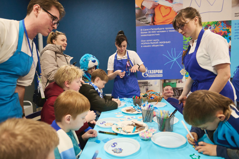 Фан-Променад: рекламные зоны Газпромбанка на матче «Зенит» — «Рубин»