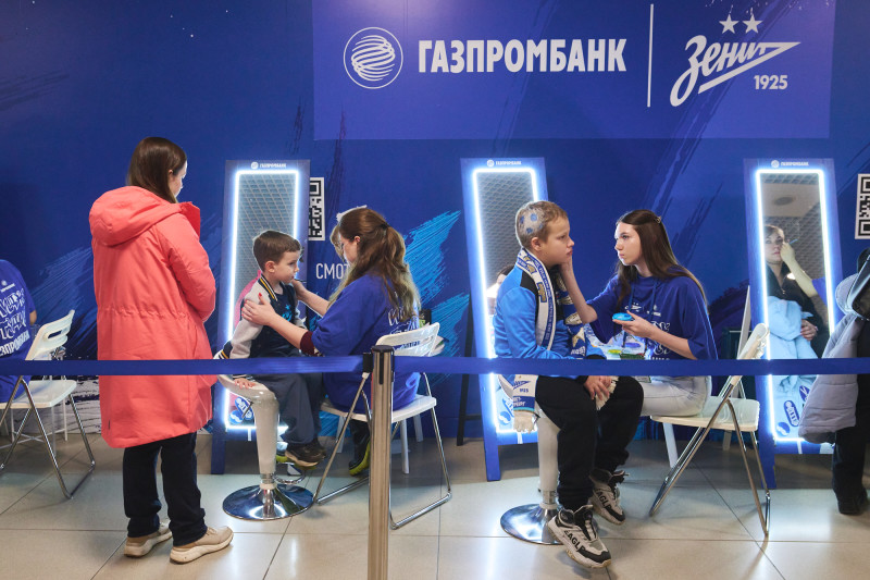 Фан-Променад: рекламные зоны Газпромбанка на матче «Зенит» — «Рубин»