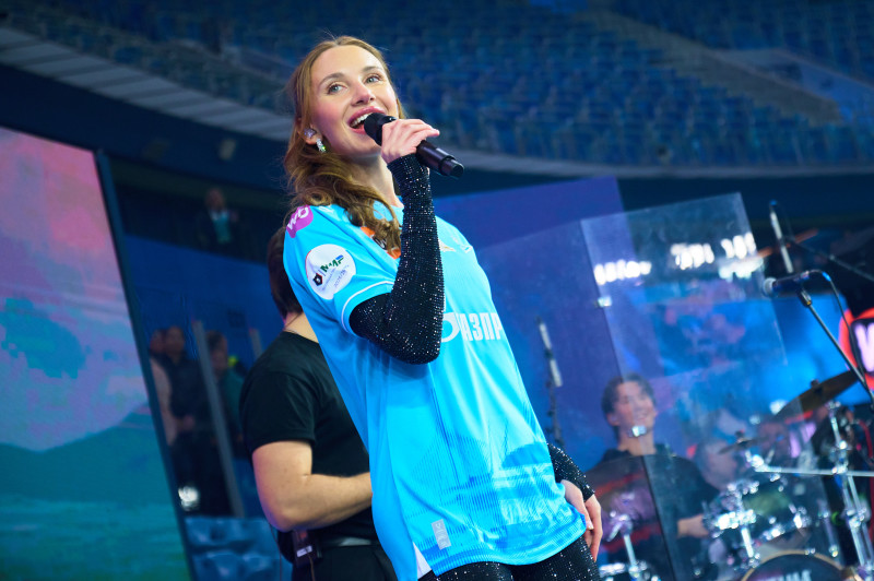 Концерт Мии Бойко на главной сцене перед матчем с «Акроном»