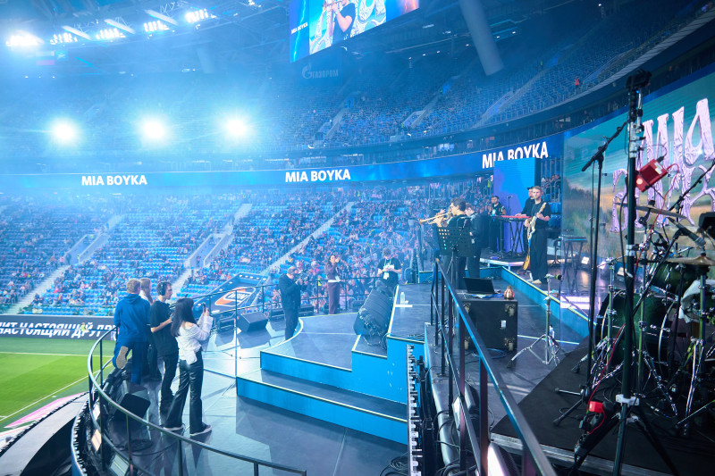 Концерт Мии Бойко на главной сцене перед матчем с «Акроном»