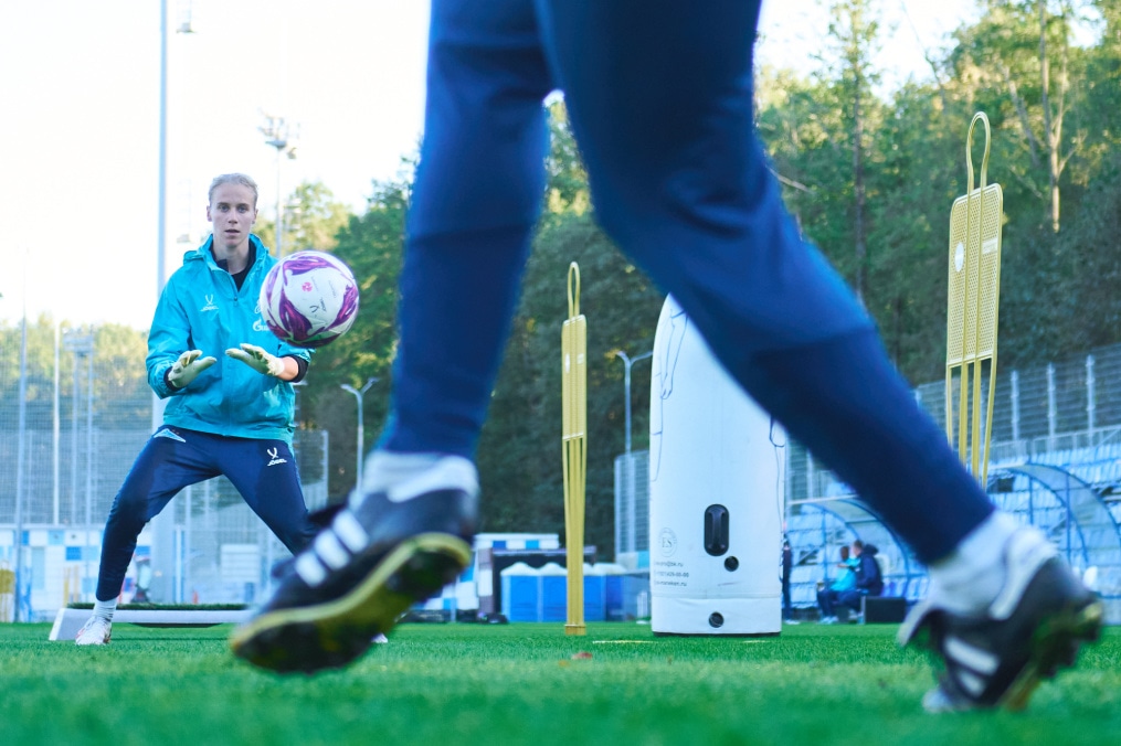 Тренировка женской командны перед матчем с «Ростовом»