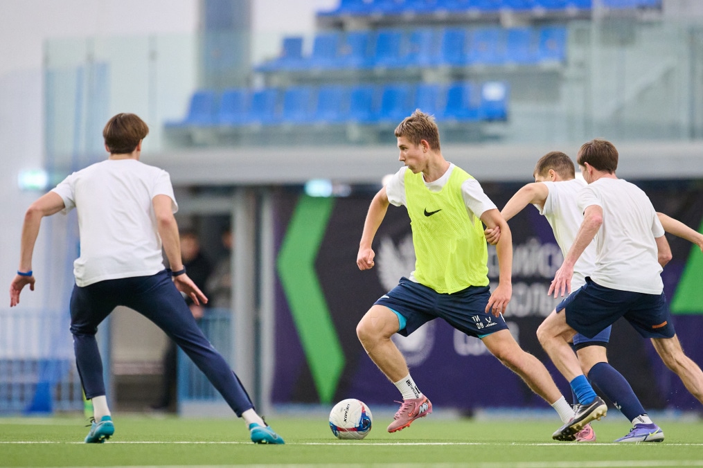 Выпускной в «Газпром»-Академии: матч между тренерами и выпускниками