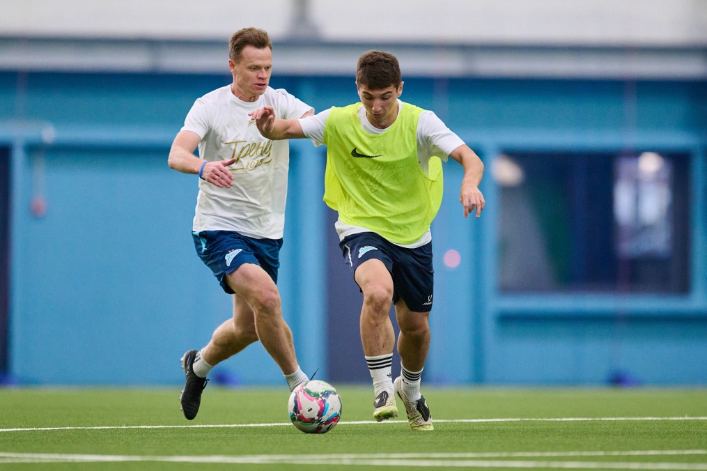 Выпускной в «Газпром»-Академии: матч между тренерами и выпускниками