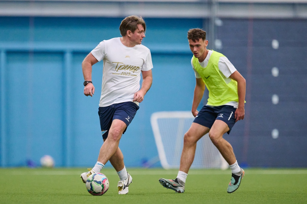 Выпускной в «Газпром»-Академии: матч между тренерами и выпускниками