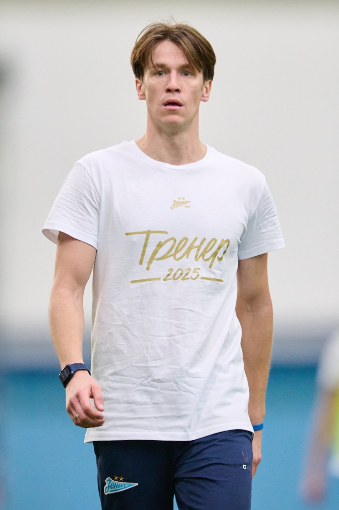 Выпускной в «Газпром»-Академии: матч между тренерами и выпускниками