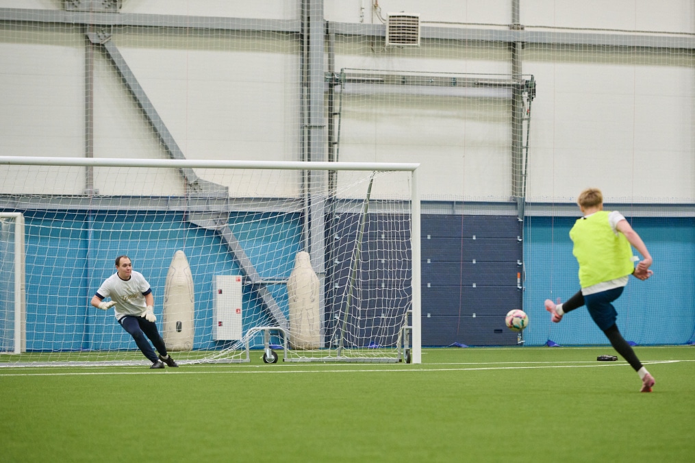 Выпускной в «Газпром»-Академии: матч между тренерами и выпускниками