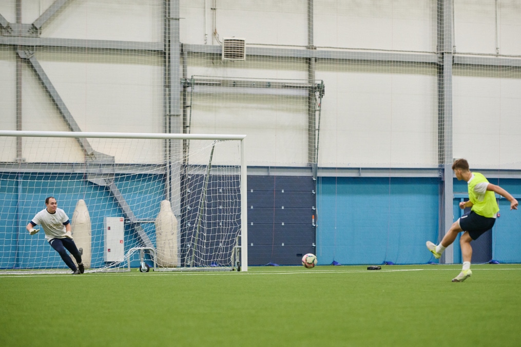 Выпускной в «Газпром»-Академии: матч между тренерами и выпускниками