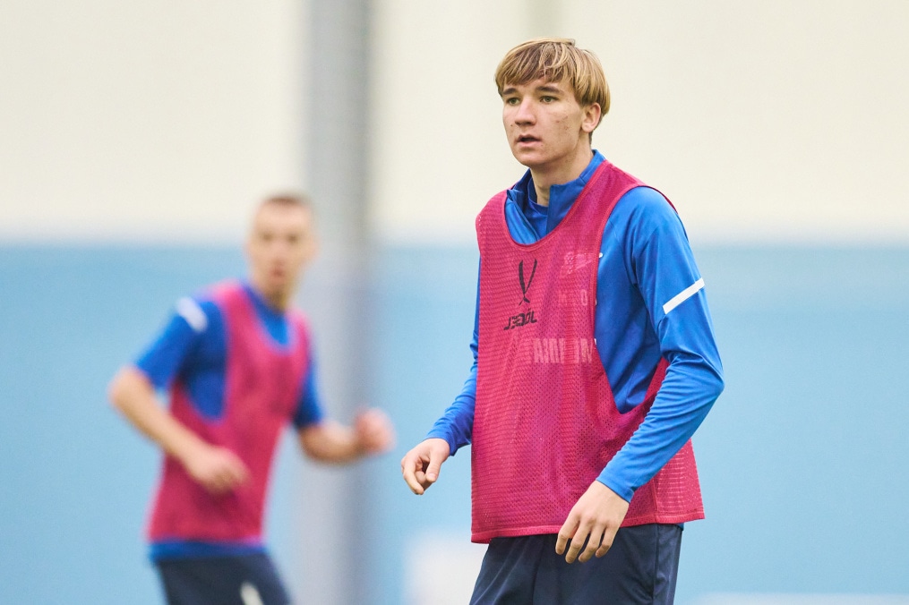 Тренировка «Зенита»-м в новом манеже Академии