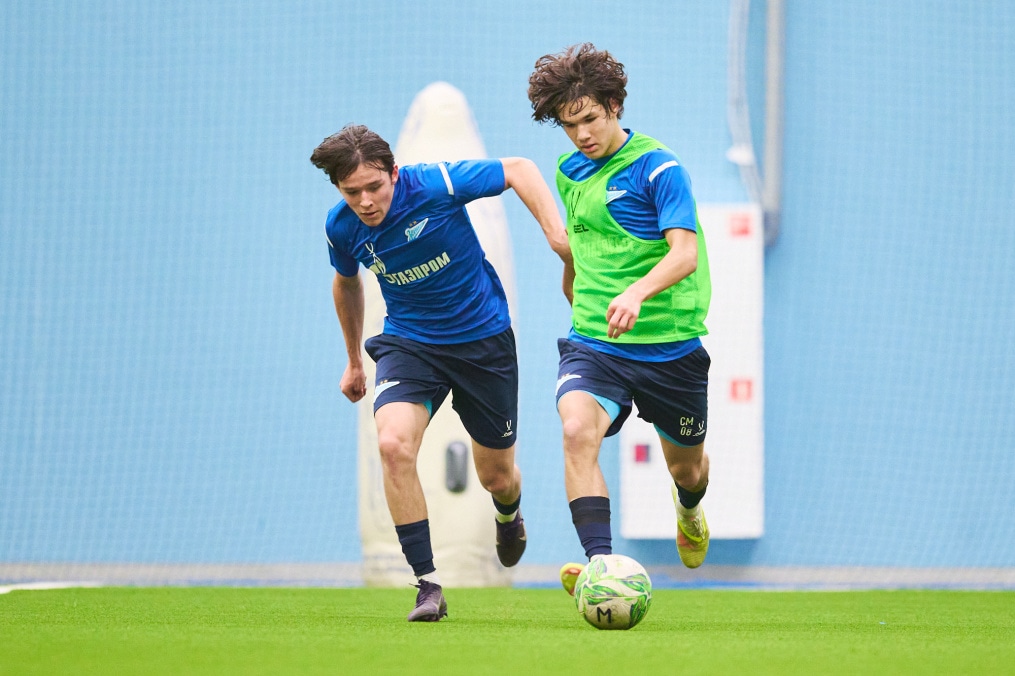 Тренировка «Зенита»-м в новом манеже Академии