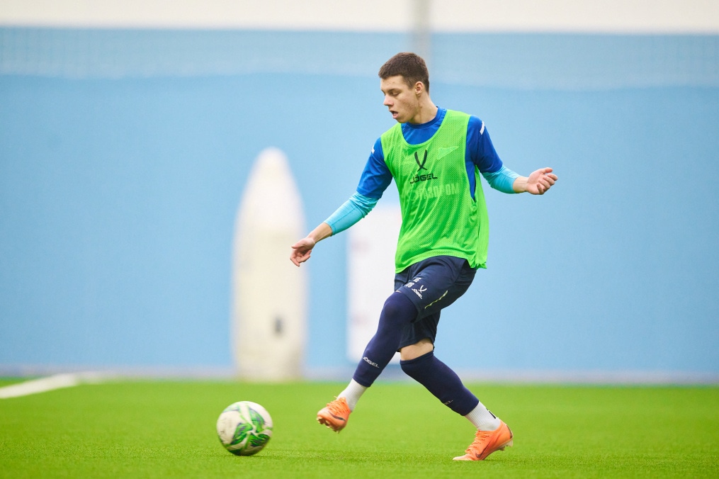 Тренировка «Зенита»-м в новом манеже Академии