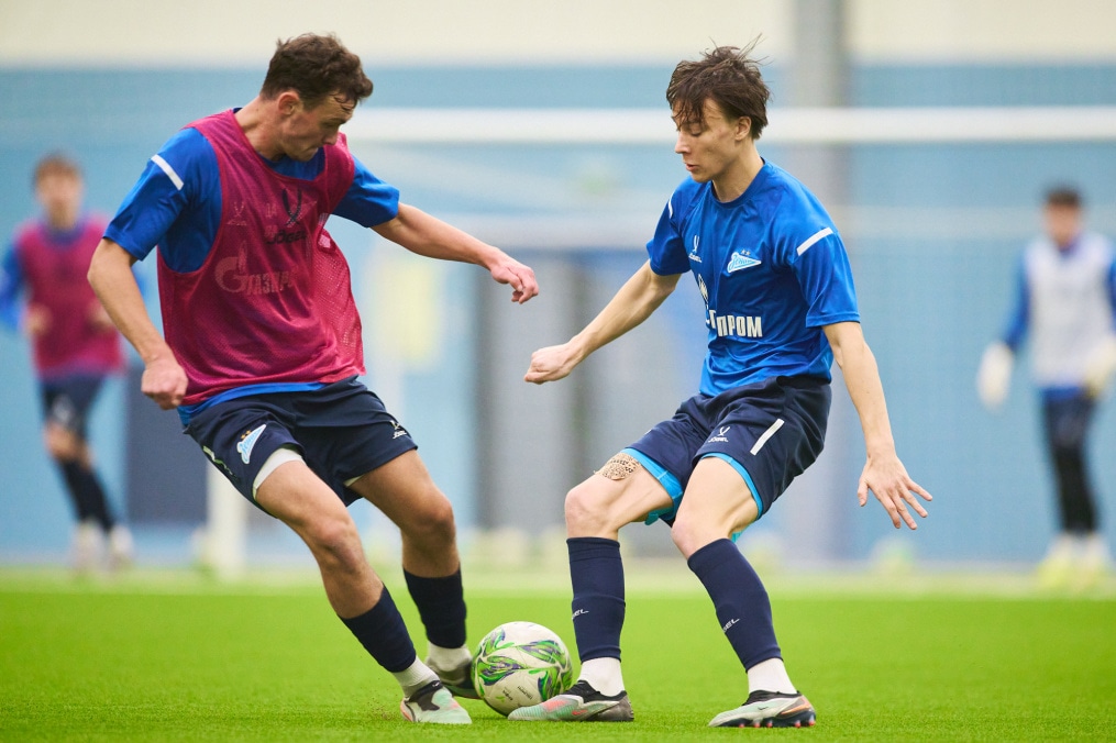 Тренировка «Зенита»-м в новом манеже Академии