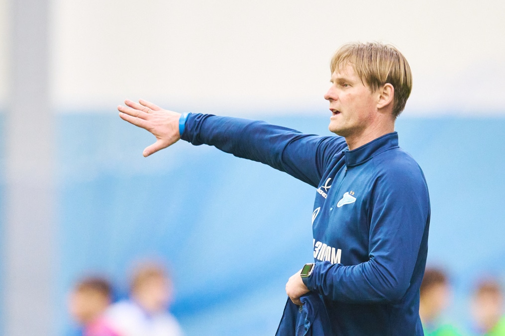 Тренировка «Зенита»-м в новом манеже Академии