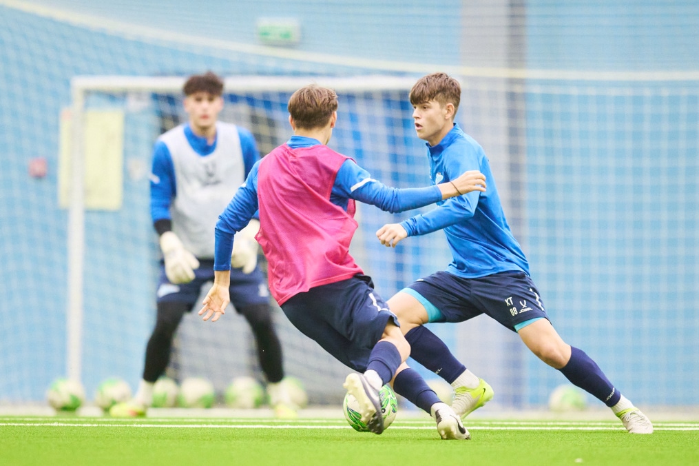 Тренировка «Зенита»-м в новом манеже Академии