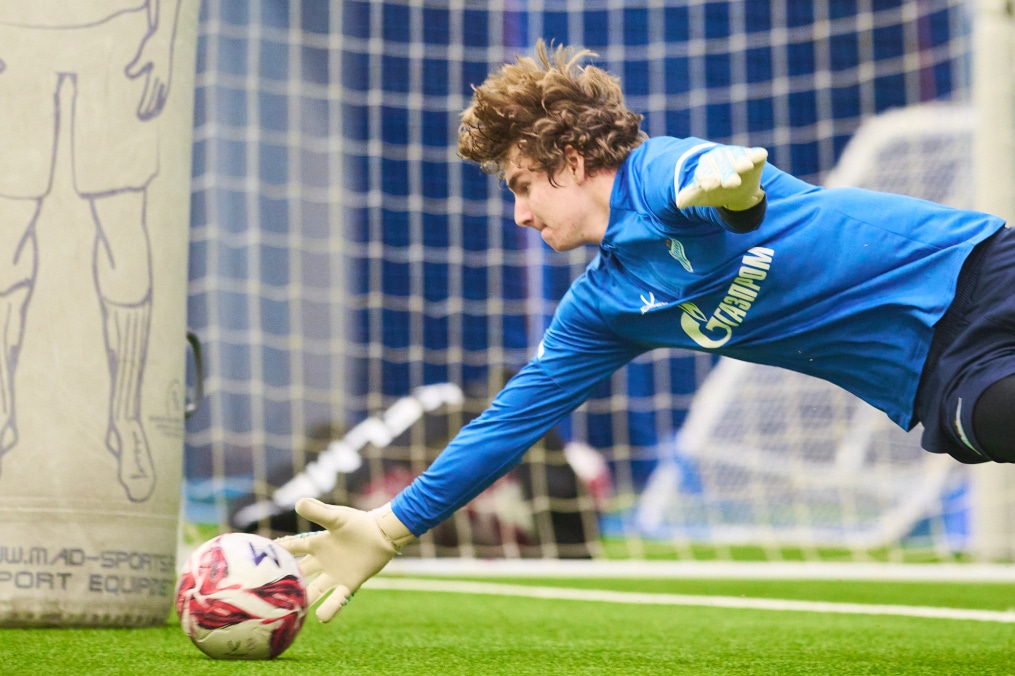 Тренировка «Зенита»-м в новом манеже Академии