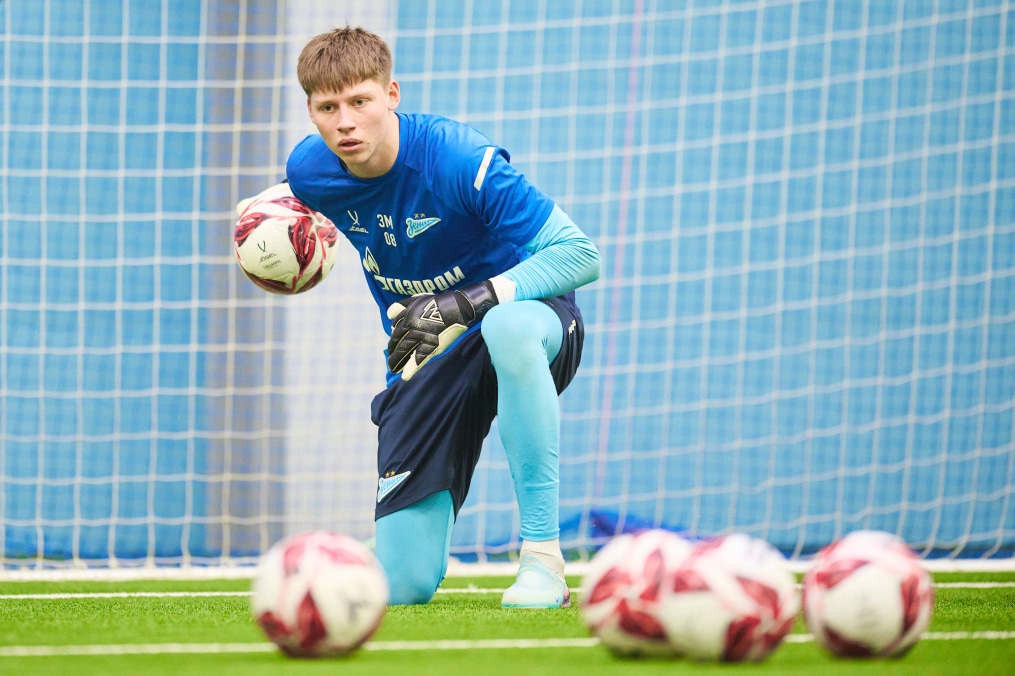 Тренировка «Зенита»-м в новом манеже Академии