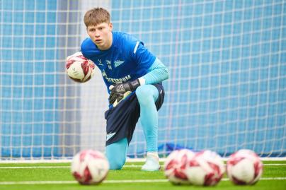 Тренировка «Зенита»-м в новом манеже Академии