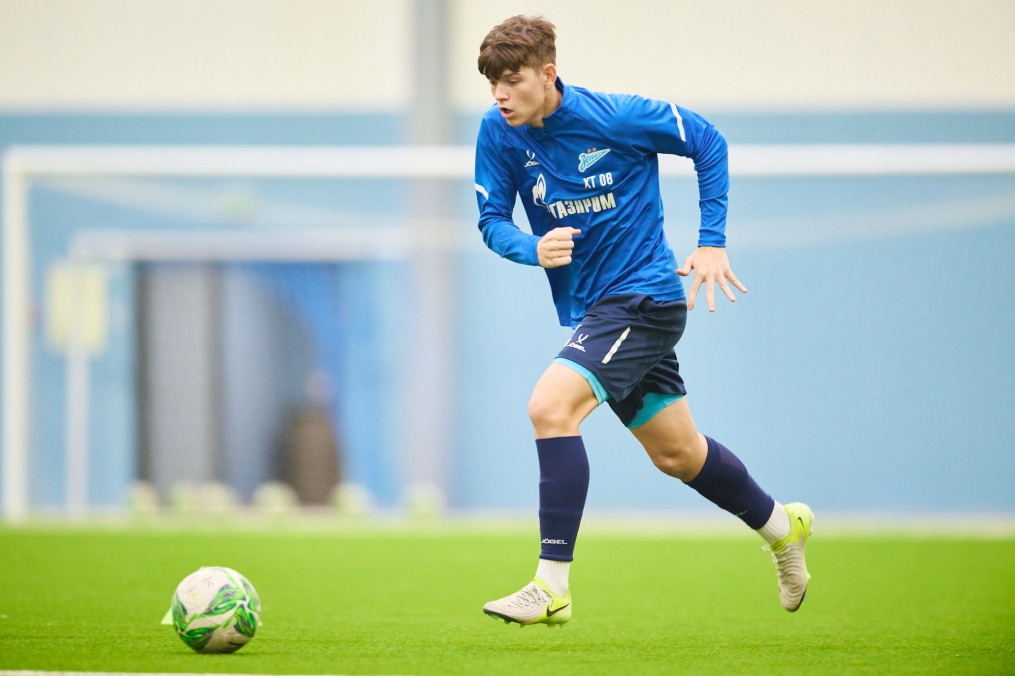 Тренировка «Зенита»-м в новом манеже Академии