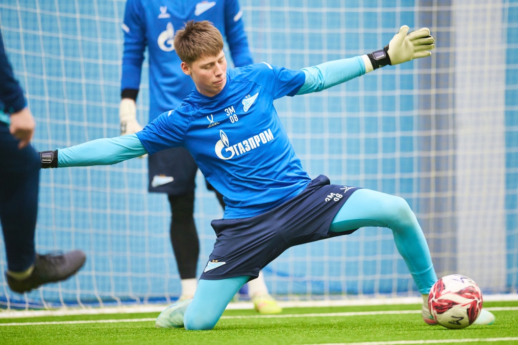 Тренировка «Зенита»-м в новом манеже Академии