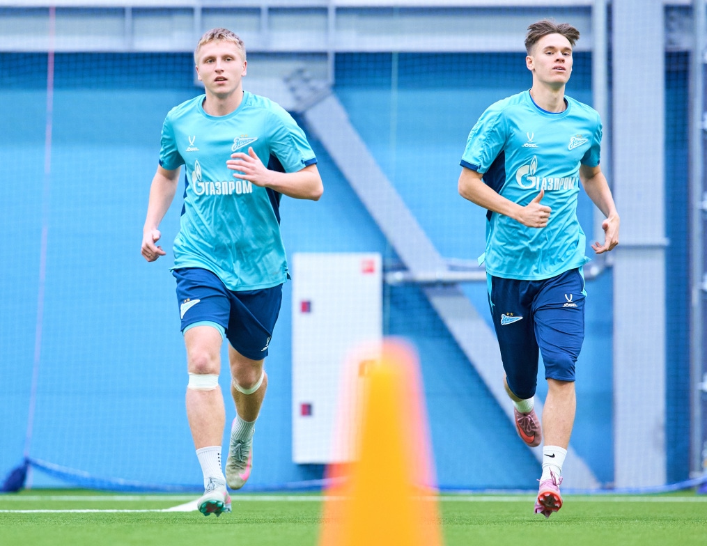 Тренировка «Зенита»-2 в новом манеже «Газпром»-Академии